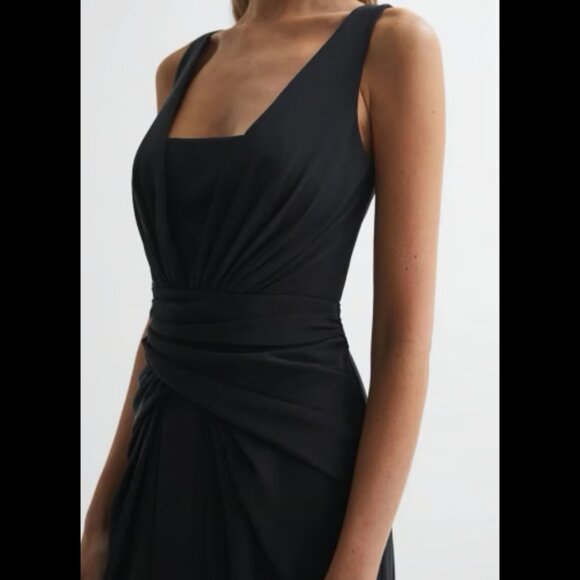 Halston Erica Gown - Picture 4 of 6